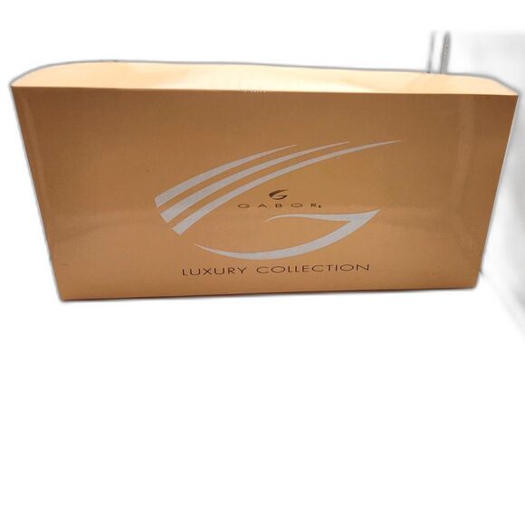 Eva Gabor Brown Short Straight Tapered Wig - Picture 10 of 10